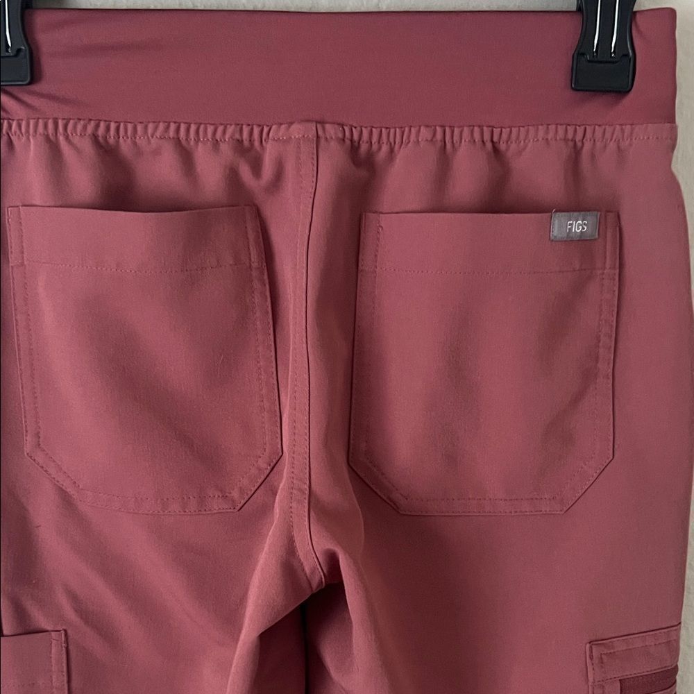 Like New! FIGS High Waisted Dowa Scrub Pants Mauve in Size XXS/T - Picture 10 of 16